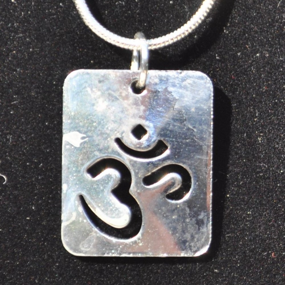 🐸 ohm pendant  with 925 silver necklace (3107)